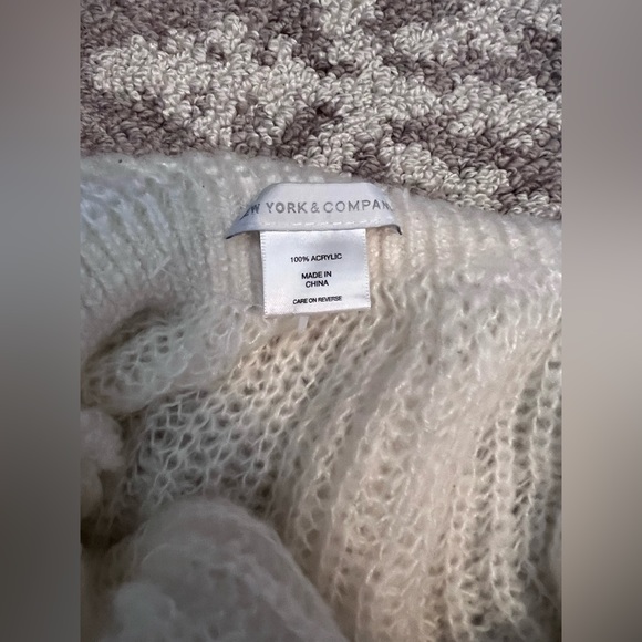 ⭐️New York & Company ⭐️ scarf ⭐️ - Picture 3 of 6